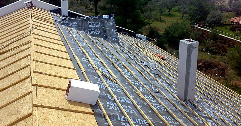 Buca EPDM Kauçuk Çatı – OSB üzerine serilmiş nefes alan su yalıtım örtüsü ve çıtalama